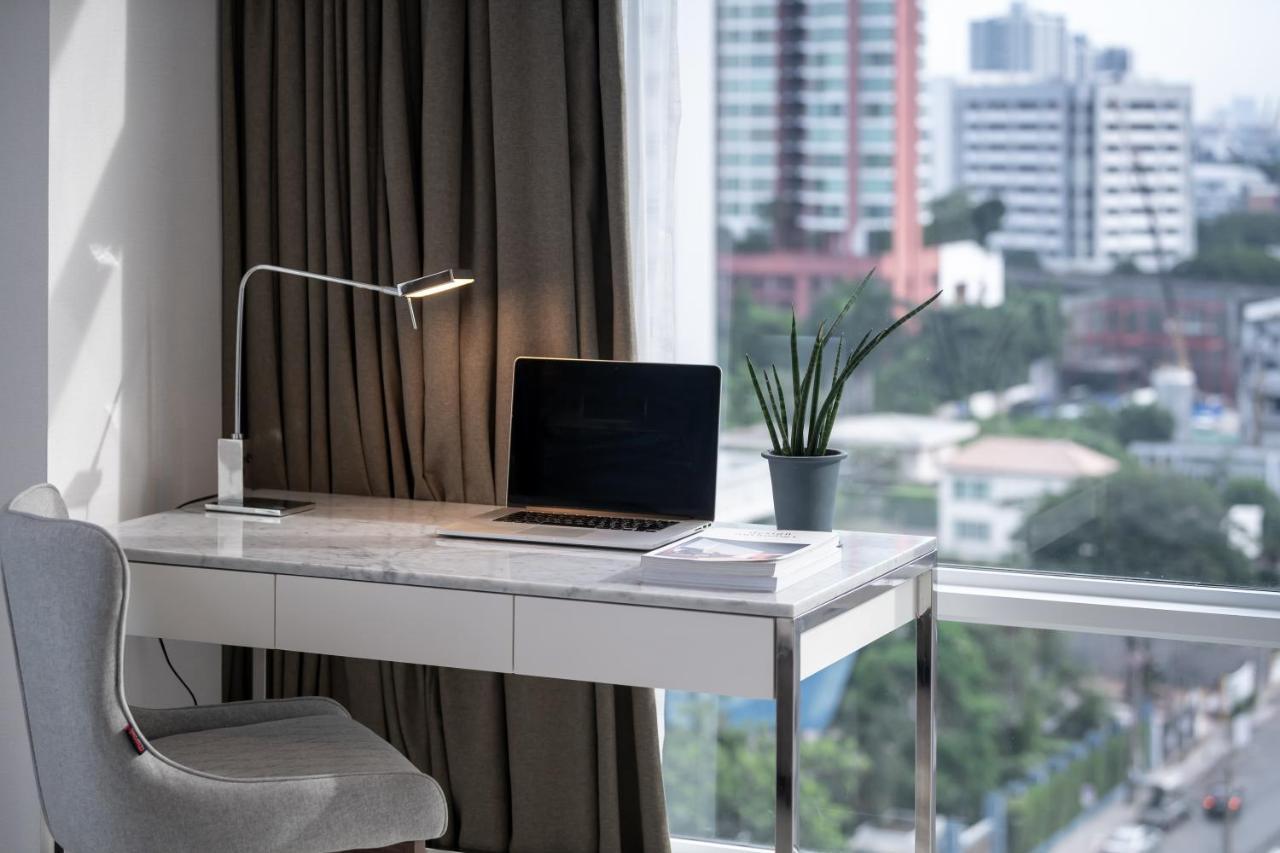 Jasmine 59 Hotel بانكوك المظهر الخارجي الصورة A modern desk lamp